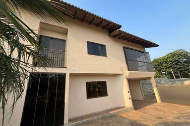 Casa para alugar - 174m&sup2; - Jardim Ouro Branco