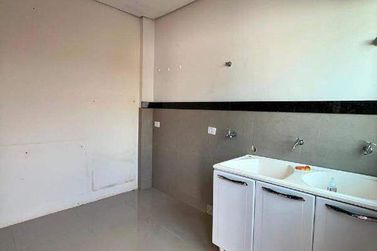 Casa para alugar - 288m&sup2; - Jardim S&atilde;o Jorge