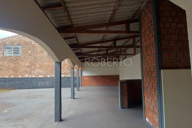 Casa &agrave; venda - 450m&sup2; - Centro