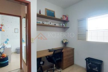 Casa &agrave; venda - Centro