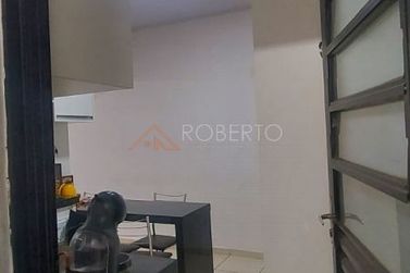 Casa &agrave; venda - 180m&sup2; - Jardim O&aacute;sis
