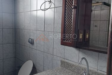 Casa &agrave; venda - 450m&sup2; - Centro
