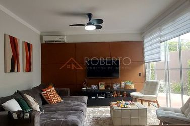 Casa &agrave; venda - 388m&sup2; - Centro