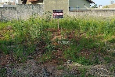 Terreno &agrave; venda - 428m&sup2; - Jardim Ouro Branco