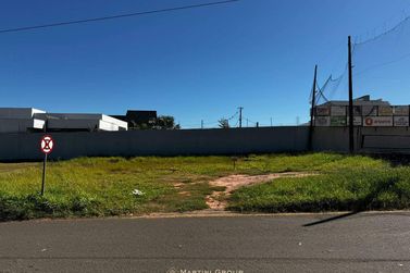 Terreno &agrave; venda - 302m&sup2; - Jardim Monte Cristo