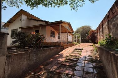 Terreno &agrave; venda - 450m&sup2; - centro
