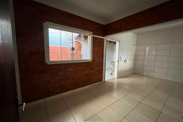 Casa para alugar - 60m&sup2; - Jardim Santos Dumont