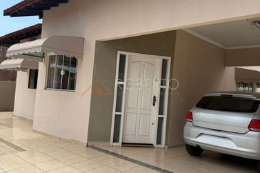 Casa &agrave; venda - 637m&sup2; - Centro
