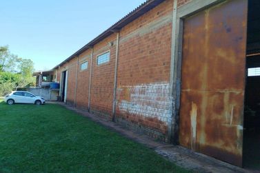 Ch&aacute;cara &agrave; venda - 30000m&sup2; - Jardim Sumar&eacute;