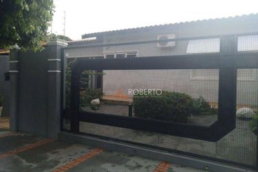 Casa &agrave; venda - 320m&sup2; - Jardim Ouro Branco