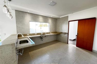 Casa para alugar - 185m&sup2; - Condom&iacute;nio Bougainville