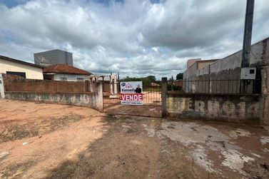 Terreno &agrave; venda - 444m&sup2; - Jardim Juraci