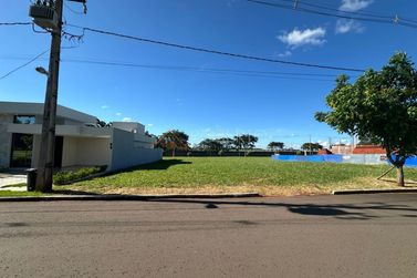 Terreno &agrave; venda - 300m&sup2; - Jardim S&atilde;o Jorge
