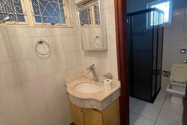 Casa &agrave; venda - Centro