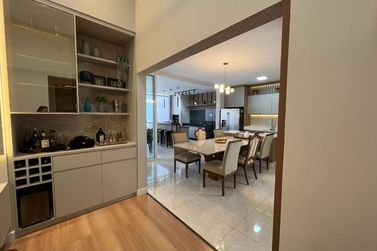 Casa &agrave; venda - 230m&sup2; - Royal Park Residence