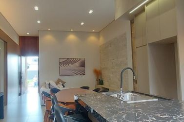 Casa &agrave; venda - 300m&sup2; - Jardim S&atilde;o Jorge
