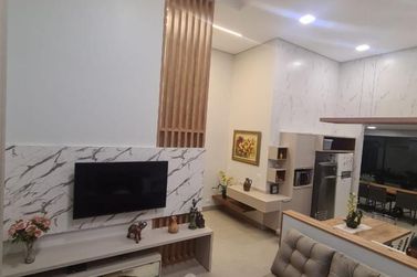 Casa &agrave; venda - 200m&sup2; - Monte Cristo