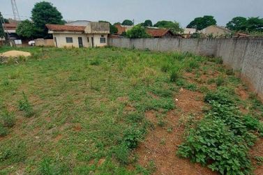 Terreno &agrave; venda - 717m&sup2; - Jardim Santos Dumont