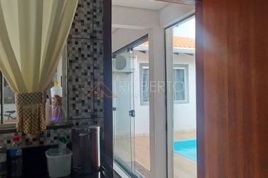 Casa &agrave; venda - 200m&sup2; - Residencial Fazenda Simone