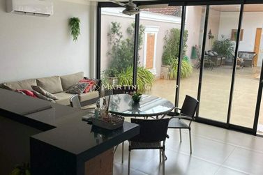 Casa &agrave; venda - 290m&sup2; - Jardim S&atilde;o Jorge