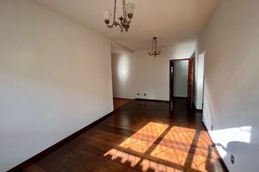 Casa &agrave; venda - 286m&sup2; - Jardim Ouro Branco