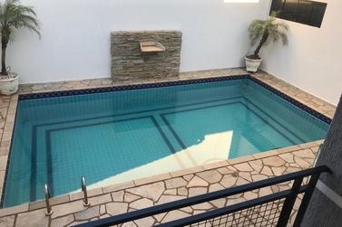Casa &agrave; venda - 330m&sup2; - Centro