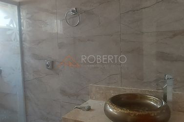 Casa &agrave; venda - 340m&sup2; - MONTE CRISTO