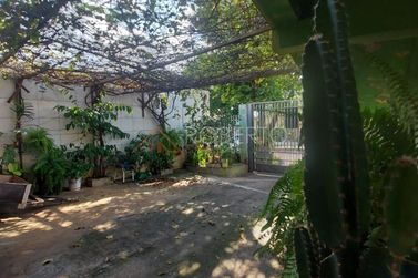 Sobrado &agrave; venda - 318m&sup2; - Centro