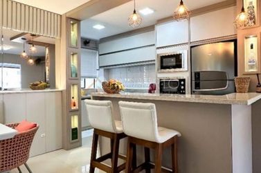 Apartamento &agrave; venda - 102m&sup2; - Meia Praia