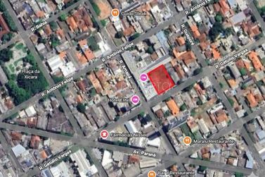 Terreno &agrave; venda - 1500m&sup2; - Centro