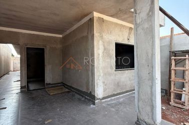 Casa &agrave; venda - 210m&sup2; - Centro