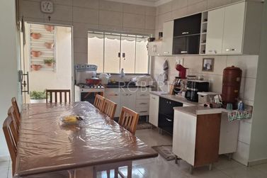 Casa &agrave; venda - 255m&sup2; - Jardim S&atilde;o Jorge