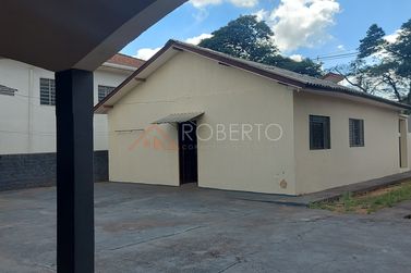 Casa &agrave; venda - 450m&sup2; - Centro
