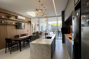 Casa &agrave; venda - 250m&sup2; - Residencial San Lorenzzo
