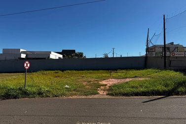 Terreno &agrave; venda - 302m&sup2; - Jardim Monte Cristo