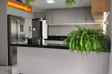 Casa &agrave; venda - 300m&sup2; - Centro