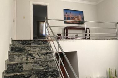 Sobrado &agrave; venda - 420m&sup2; - Centro