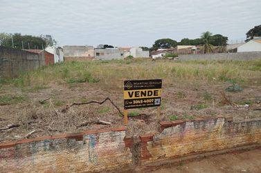 Terreno &agrave; venda - 2700m&sup2; - Jardim Maring&aacute;