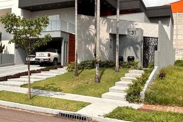 Casa &agrave; venda - 450m&sup2; - Condom&iacute;nio Mont Blanc