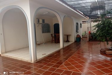 Casa &agrave; venda - 270m&sup2; - Centro