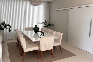 Casa &agrave; venda - 450m&sup2; - Condom&iacute;nio Mont Blanc