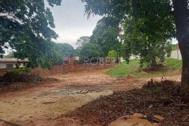 Terreno &agrave; venda - 337m&sup2; - Distrito Sumar&eacute; (Sumar&eacute;)