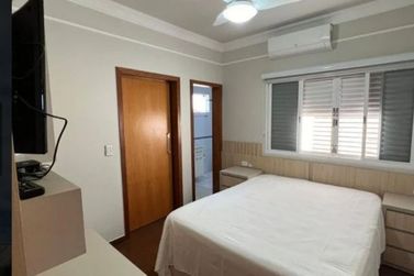 Casa &agrave; venda - 360m&sup2; - Condom&iacute;nio Mont Blanc