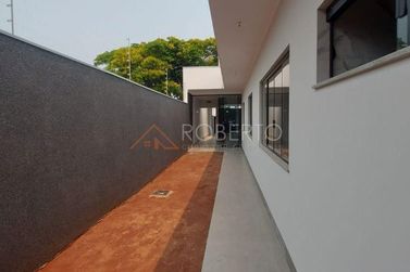Casa &agrave; venda - 214m&sup2; - Jardim Ouro Branco