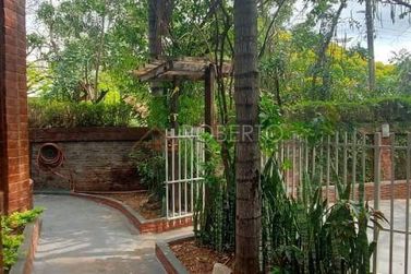 Sobrado &agrave; venda - 250m&sup2; - Centro