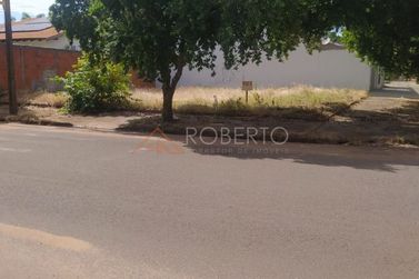 Terreno &agrave; venda - 232m&sup2; - Centro