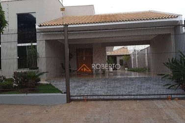 Casa &agrave; venda - 260m&sup2; - Jardim Igua&ccedil;u