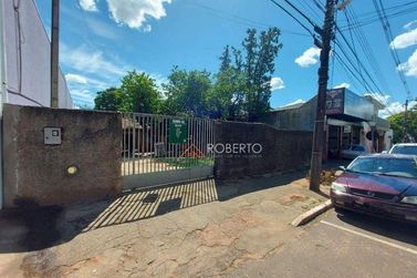 Terreno &agrave; venda - 900m&sup2; - Centro