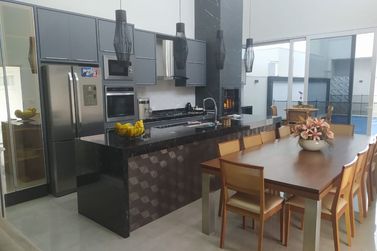 Casa &agrave; venda - 220m&sup2; - Residencial San Lorenzzo