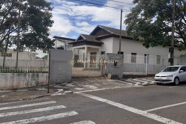 Casa &agrave; venda - 600m&sup2; - Centro